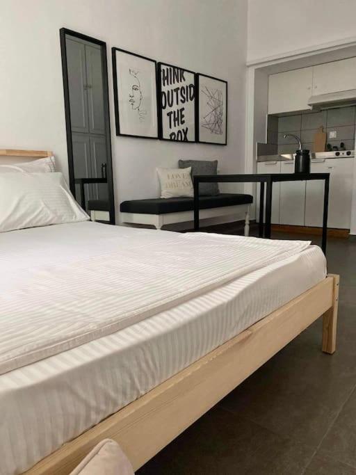 3-bedroom Central, Spacious And Bright Apartment. Appartement *