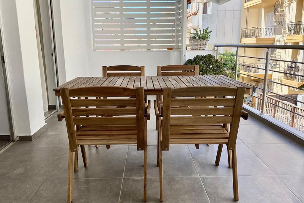 3-bedroom Central, Spacious And Bright Apartment. *
