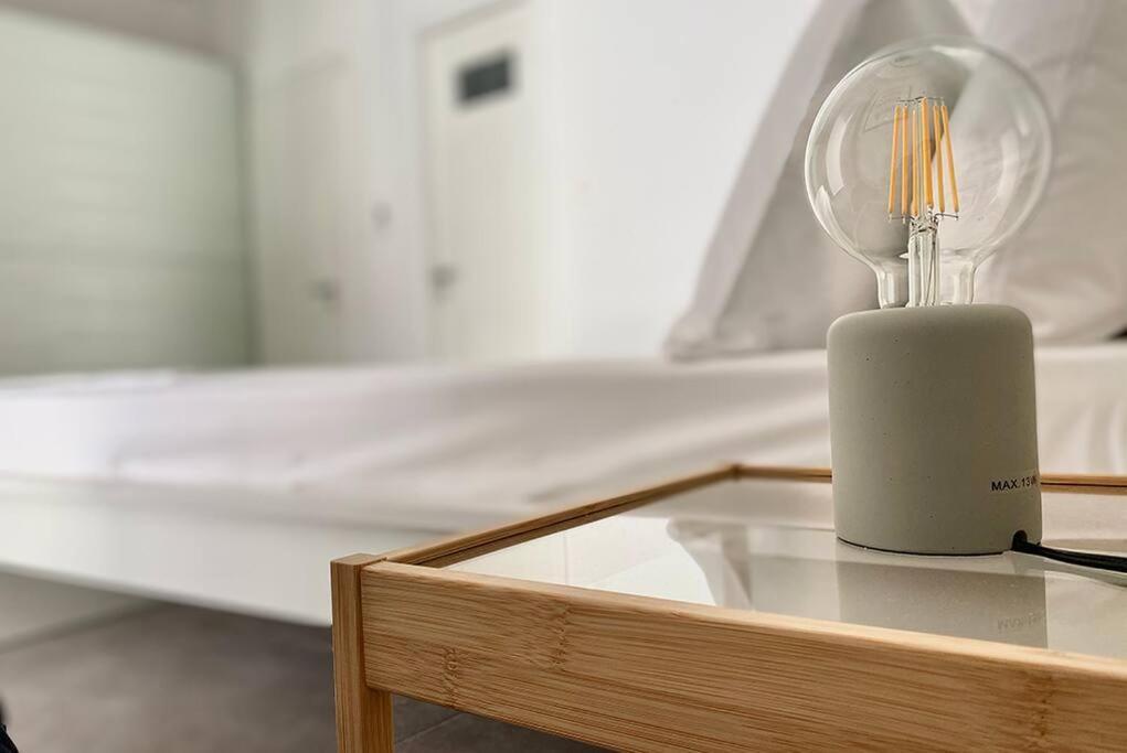 3-bedroom Central, Spacious And Bright Apartment. Appartement *
