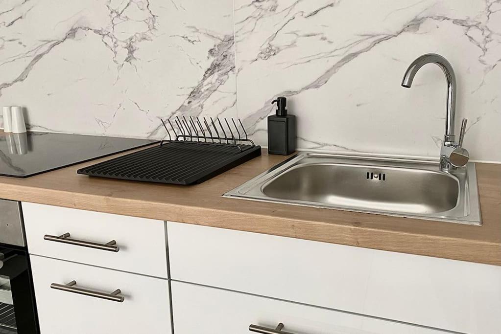 3-bedroom Central, Spacious And Bright Apartment. Appartement Héraklion