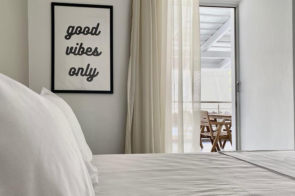 3-bedroom Central, Spacious And Bright Apartment. Appartement
