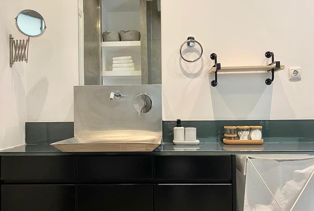 3-bedroom Central, Spacious And Bright Apartment.
