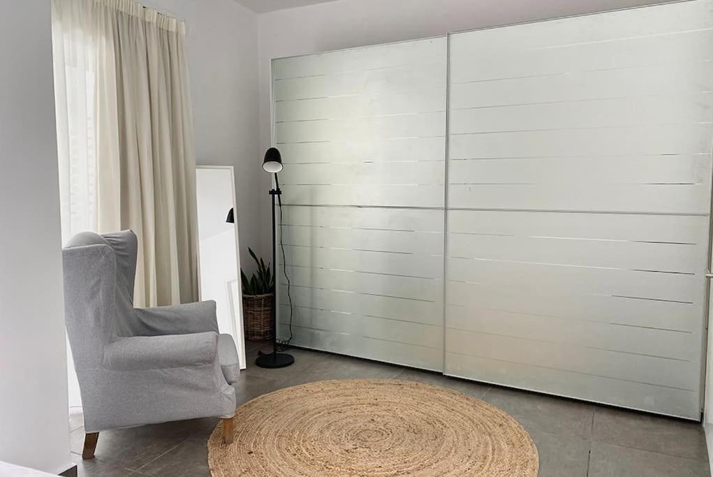 Appartement 3-bedroom Central, Spacious And Bright Apartment.