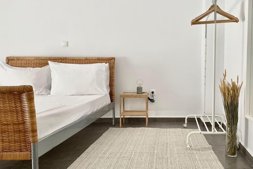 3-bedroom Central, Spacious And Bright Apartment. Appartement *