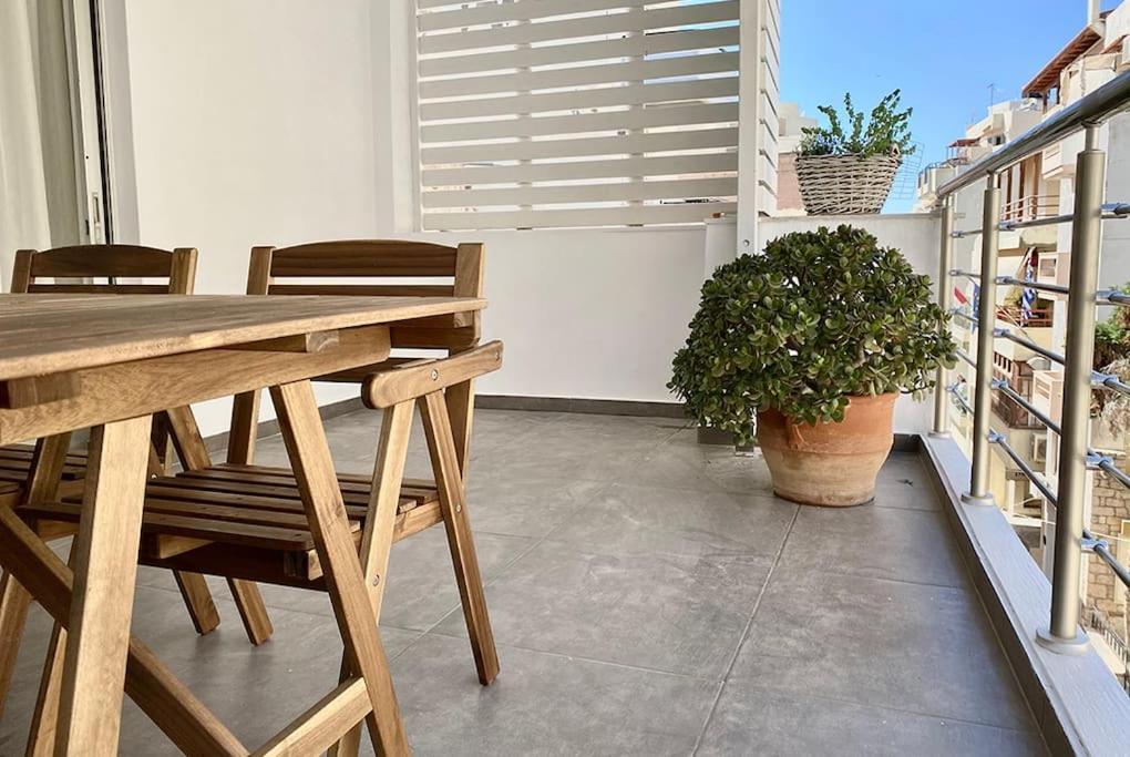 Appartement 3-bedroom Central, Spacious And Bright Apartment.
