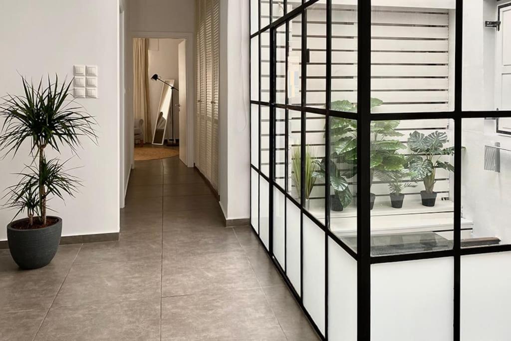 3-bedroom Central, Spacious And Bright Apartment. Appartement