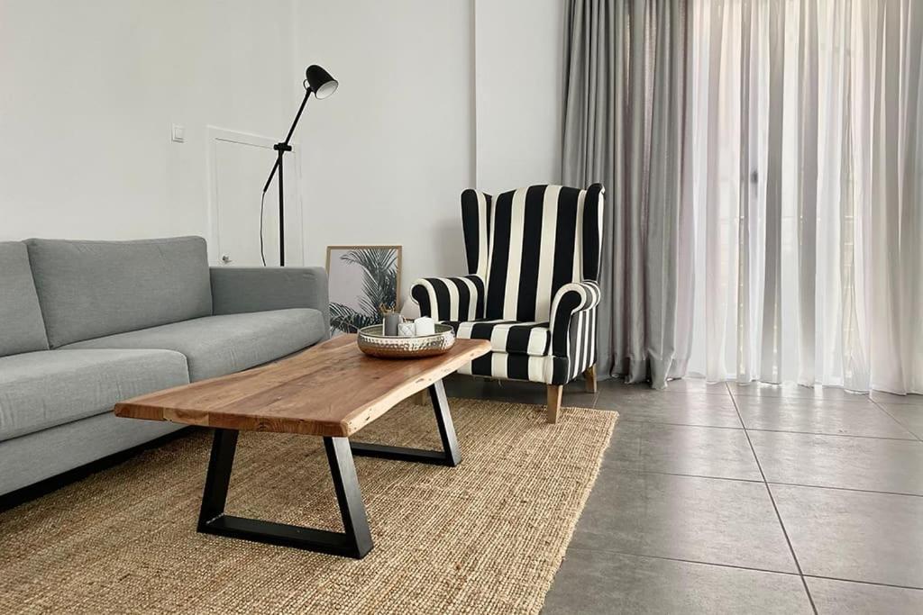 Appartement 3-bedroom Central, Spacious And Bright Apartment.