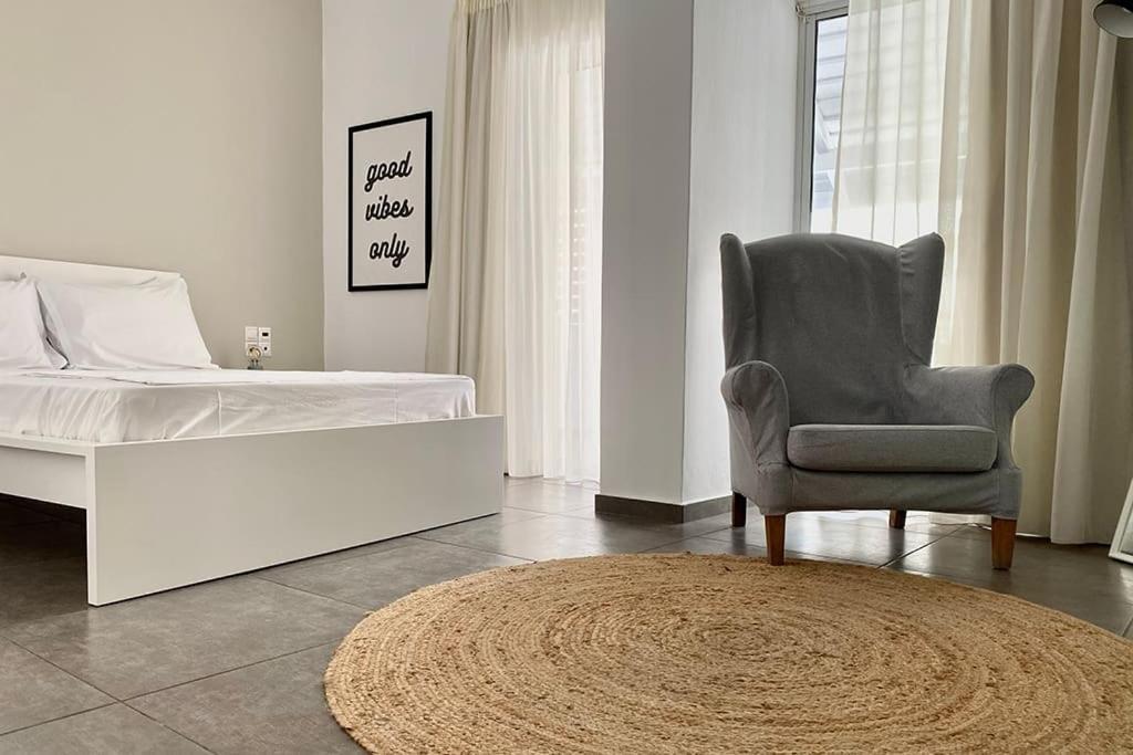 3-bedroom Central, Spacious And Bright Apartment. *